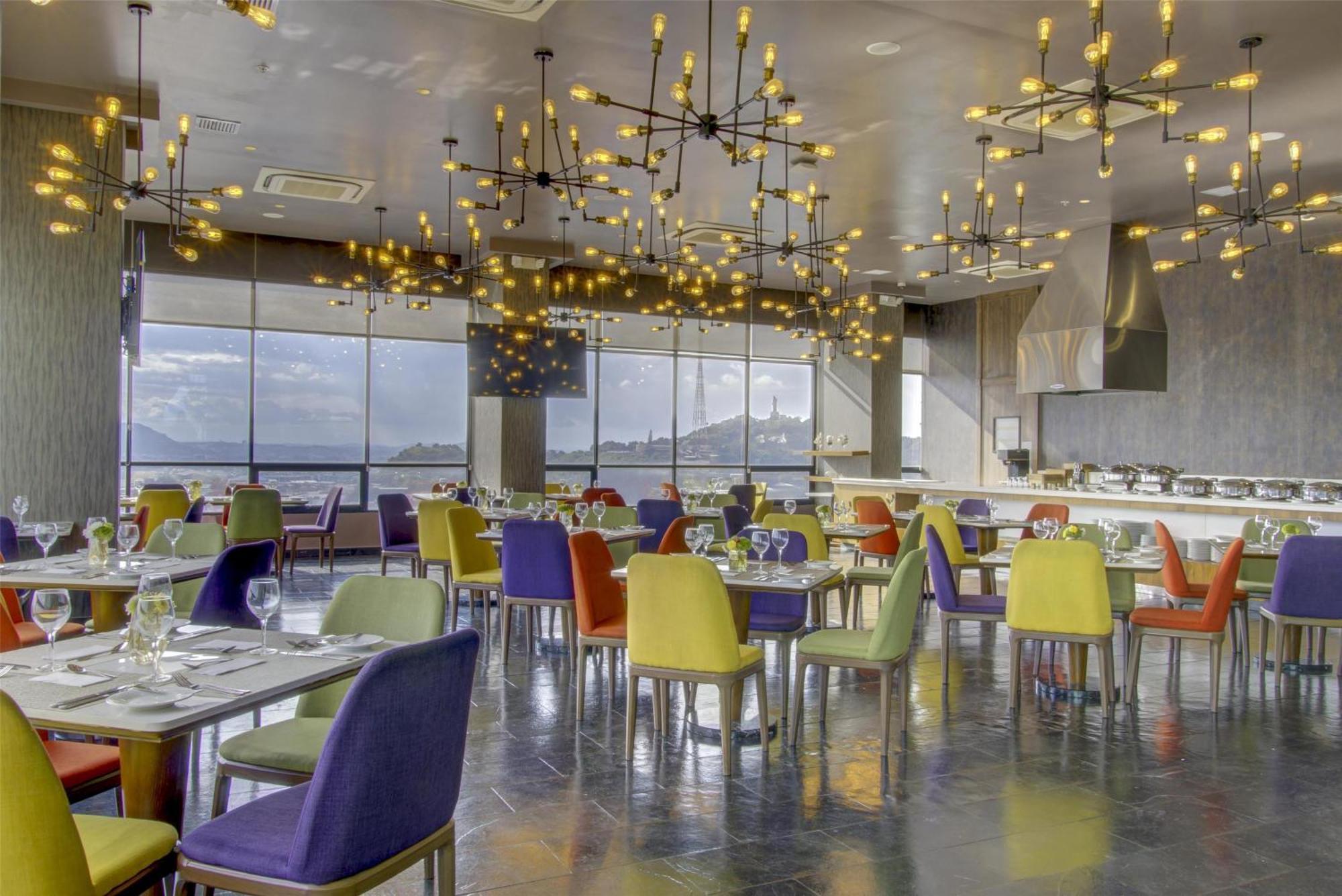 فندق Doubletree By Hilton جواياكيل المظهر الخارجي الصورة