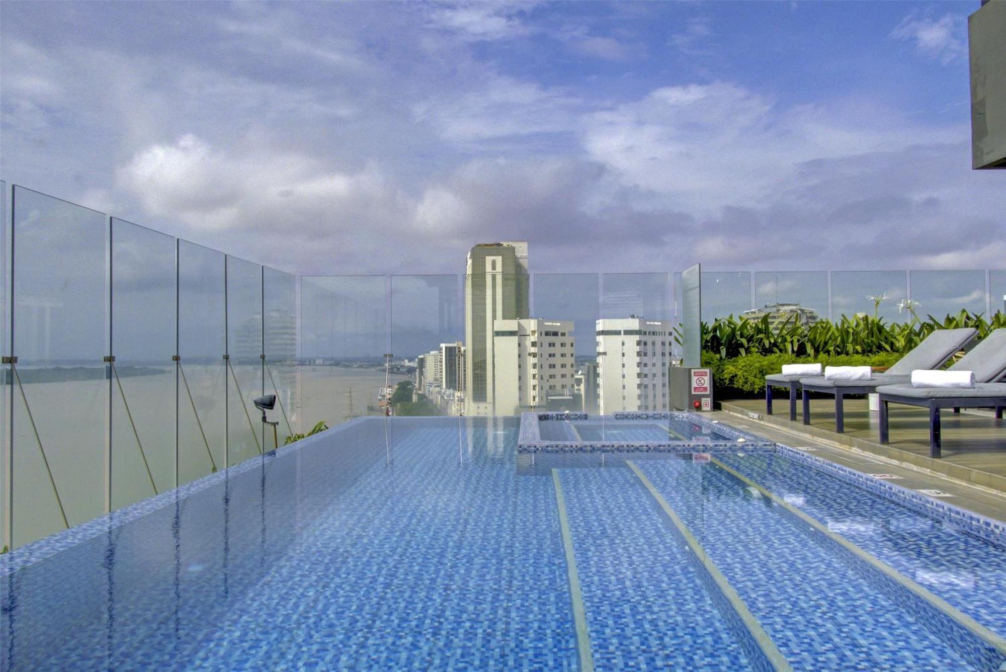 فندق Doubletree By Hilton جواياكيل المظهر الخارجي الصورة