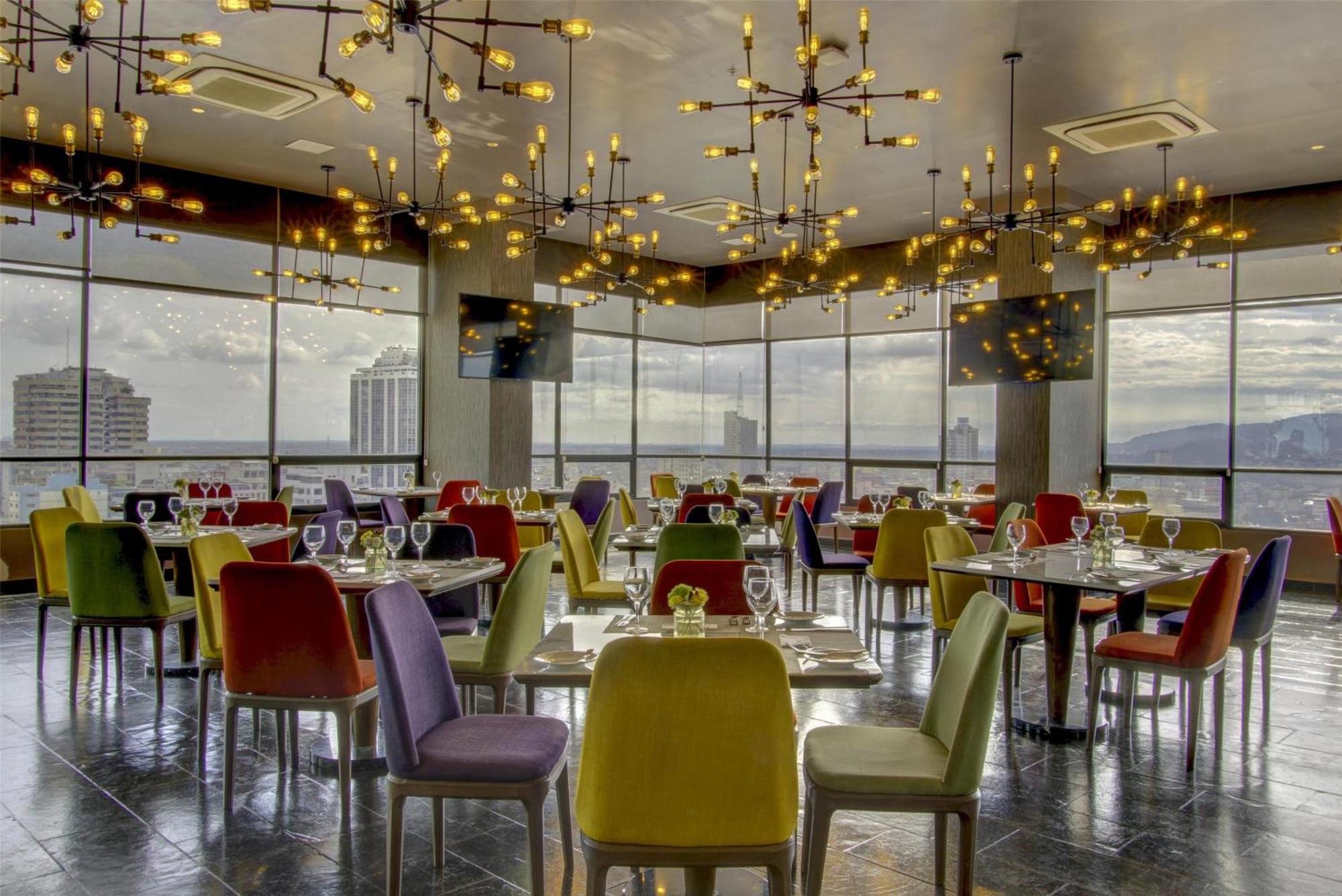 فندق Doubletree By Hilton جواياكيل المظهر الخارجي الصورة