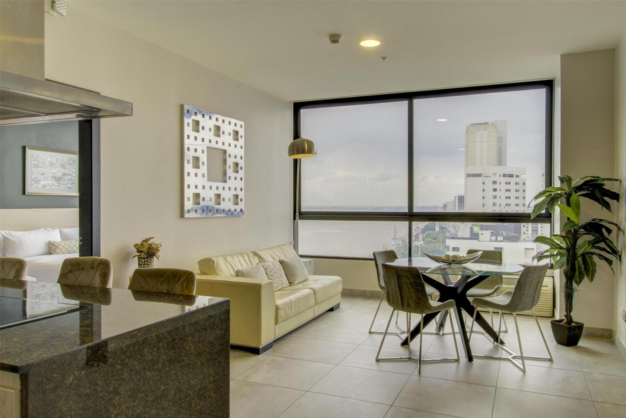 فندق Doubletree By Hilton جواياكيل المظهر الخارجي الصورة