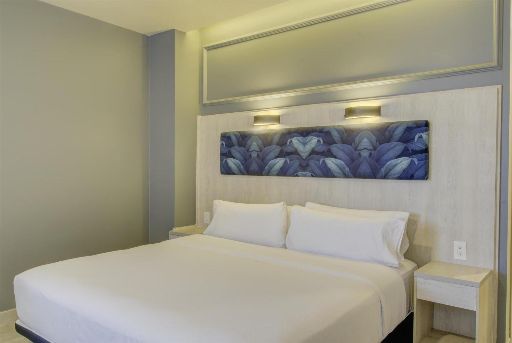 فندق Doubletree By Hilton جواياكيل المظهر الخارجي الصورة